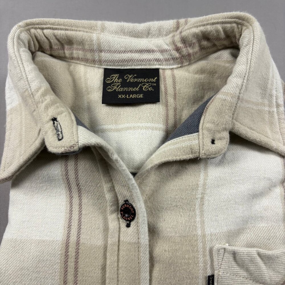 The Vermont Flannel Co Women’s Switchback Flannel Shacket Beige Plaid XXL - Picture 3 of 11
